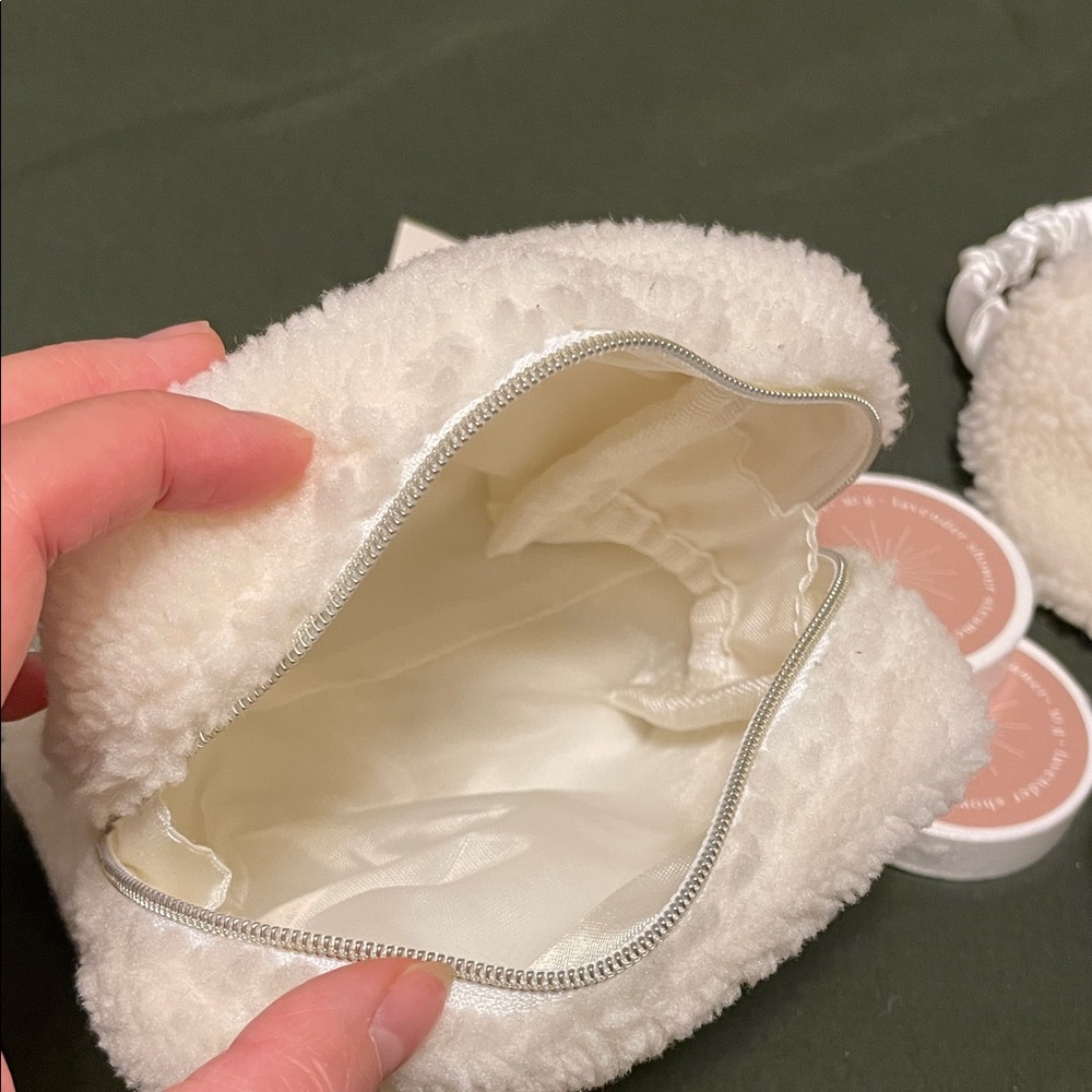 Pinch Provisions Wind Down Kit Sleep Set with Eye Mask and Pouch - Picture 5 of 6